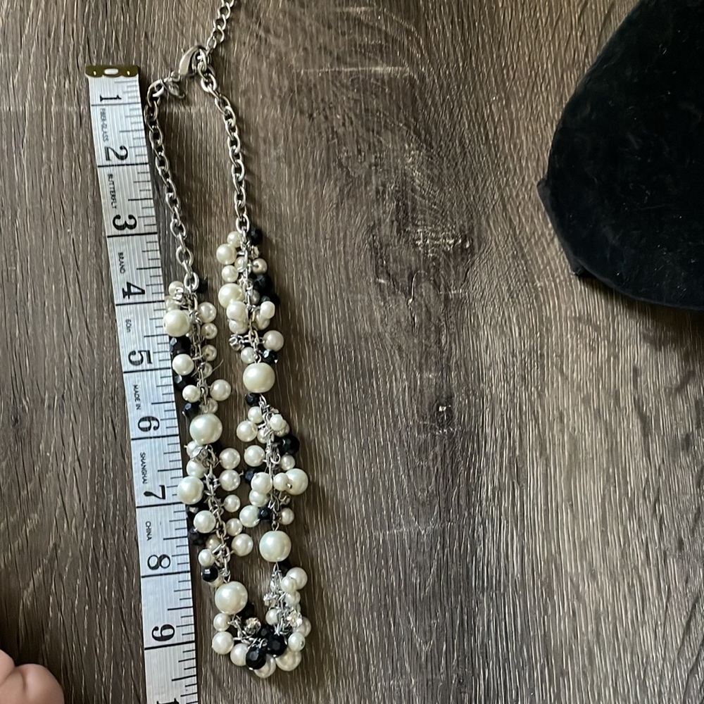 C ELEGANT PEARLS NECKLACE - Picture 4 of 6